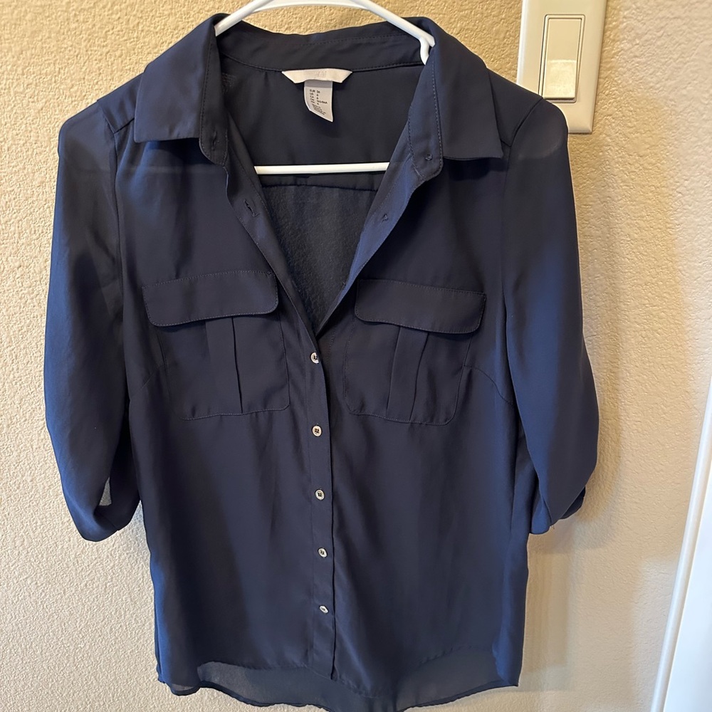 H&M three quarter sleeve blouse.
